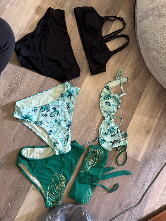 Cupshe Other - Cupshe Black & Green Floral Mix Bikini Set